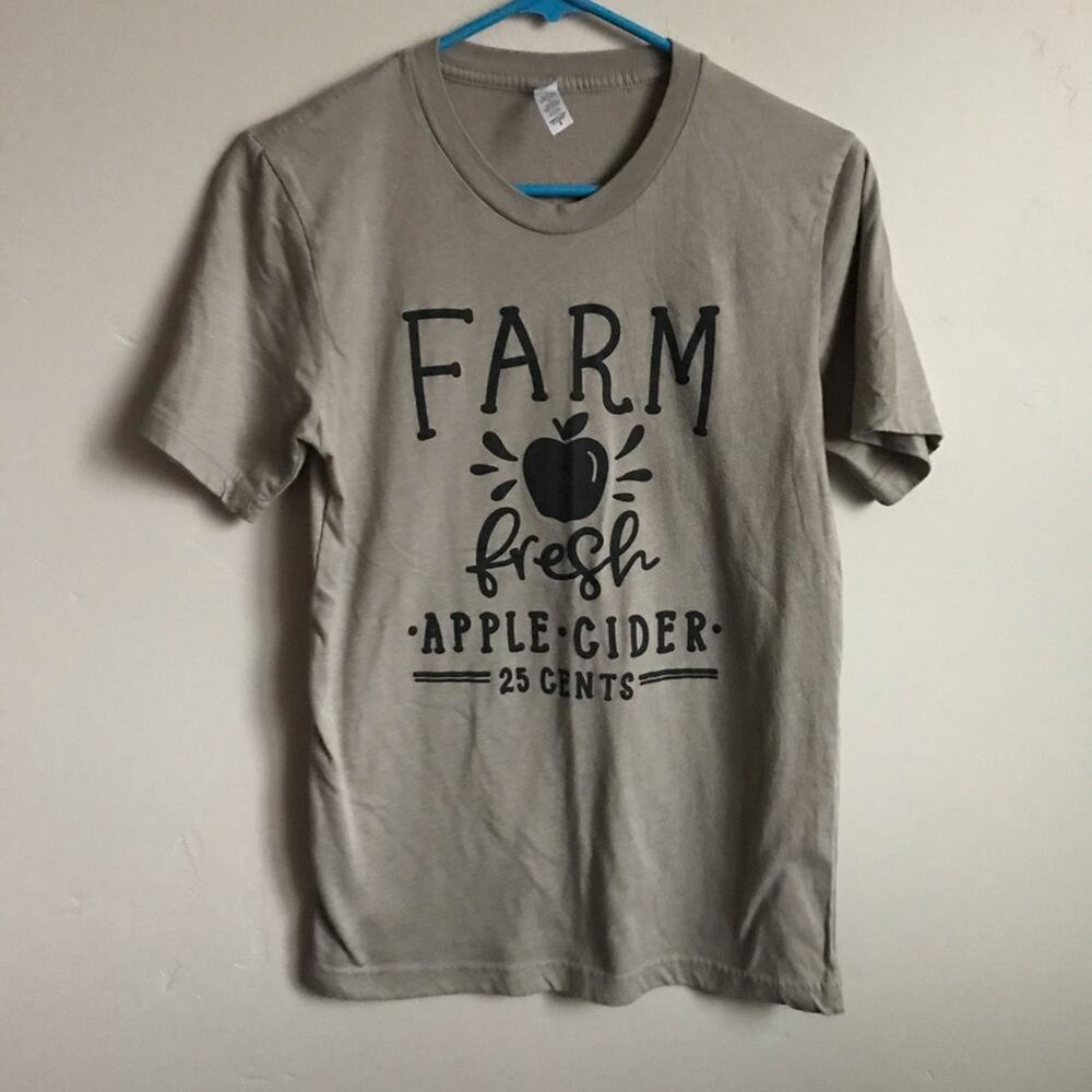 Bella Canvas "Farm Fresh Apple Cider" Short Sleeved Graphic T-Shirt Sz S